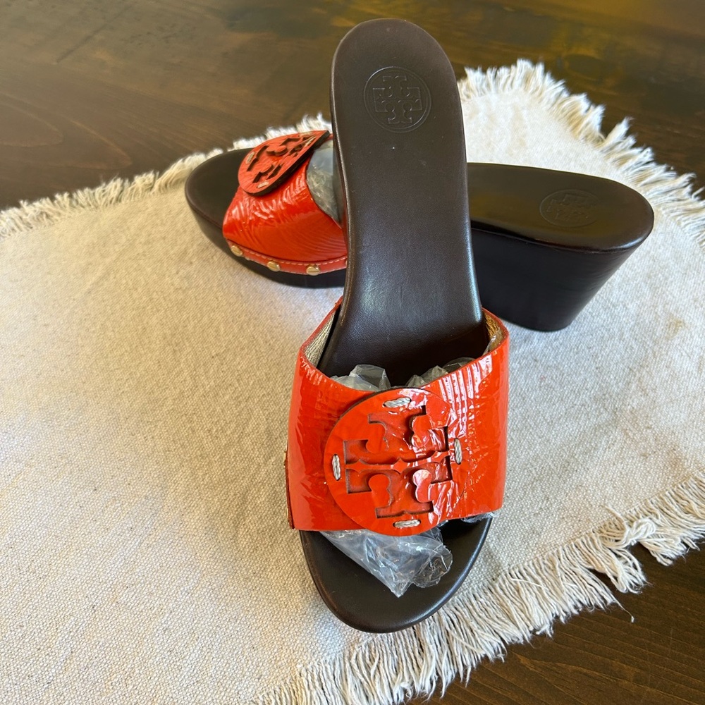 Tory Burch Orange Patent Leather Platform Slide Mules